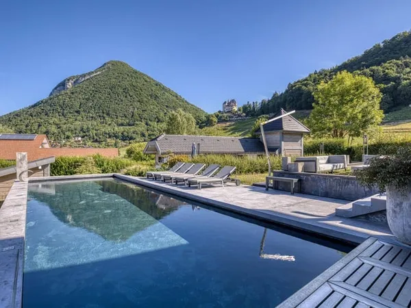 Villa 8 pièces 295 m²