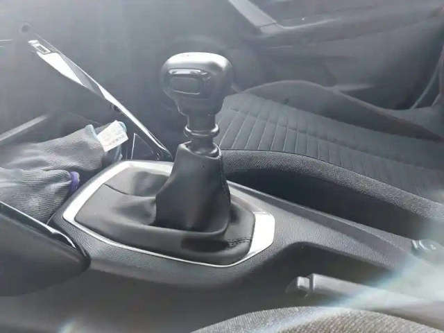 Peugeot 2008 puretech 100 s&amp;s bvm6 — photo 50