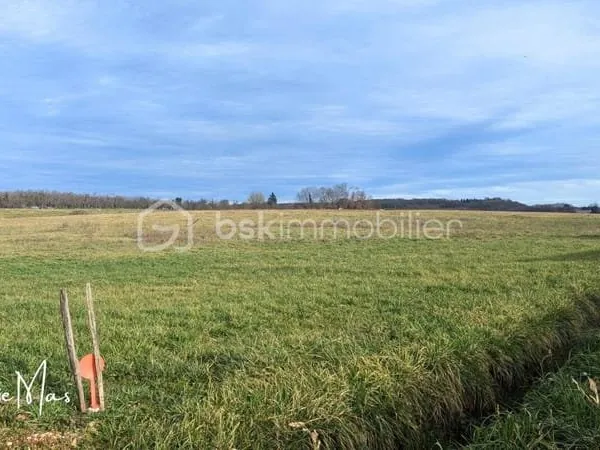 Terrain constructible 1142 m²