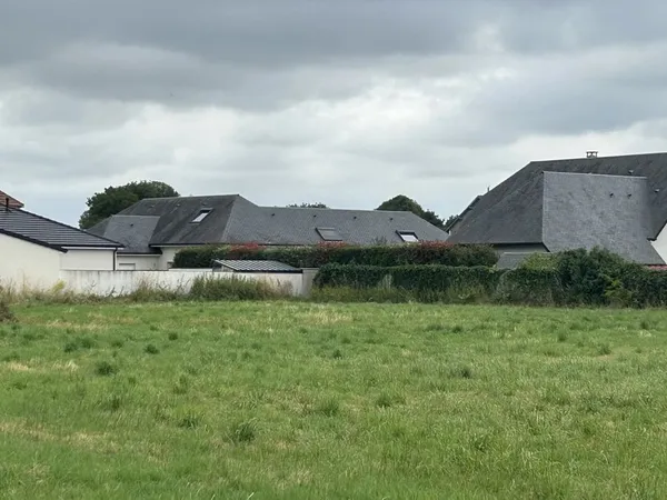 À VENDRE  TERRAIN CONSTRUCTIBLE À BORDÈRES-SUR-L'ÉCHEZ