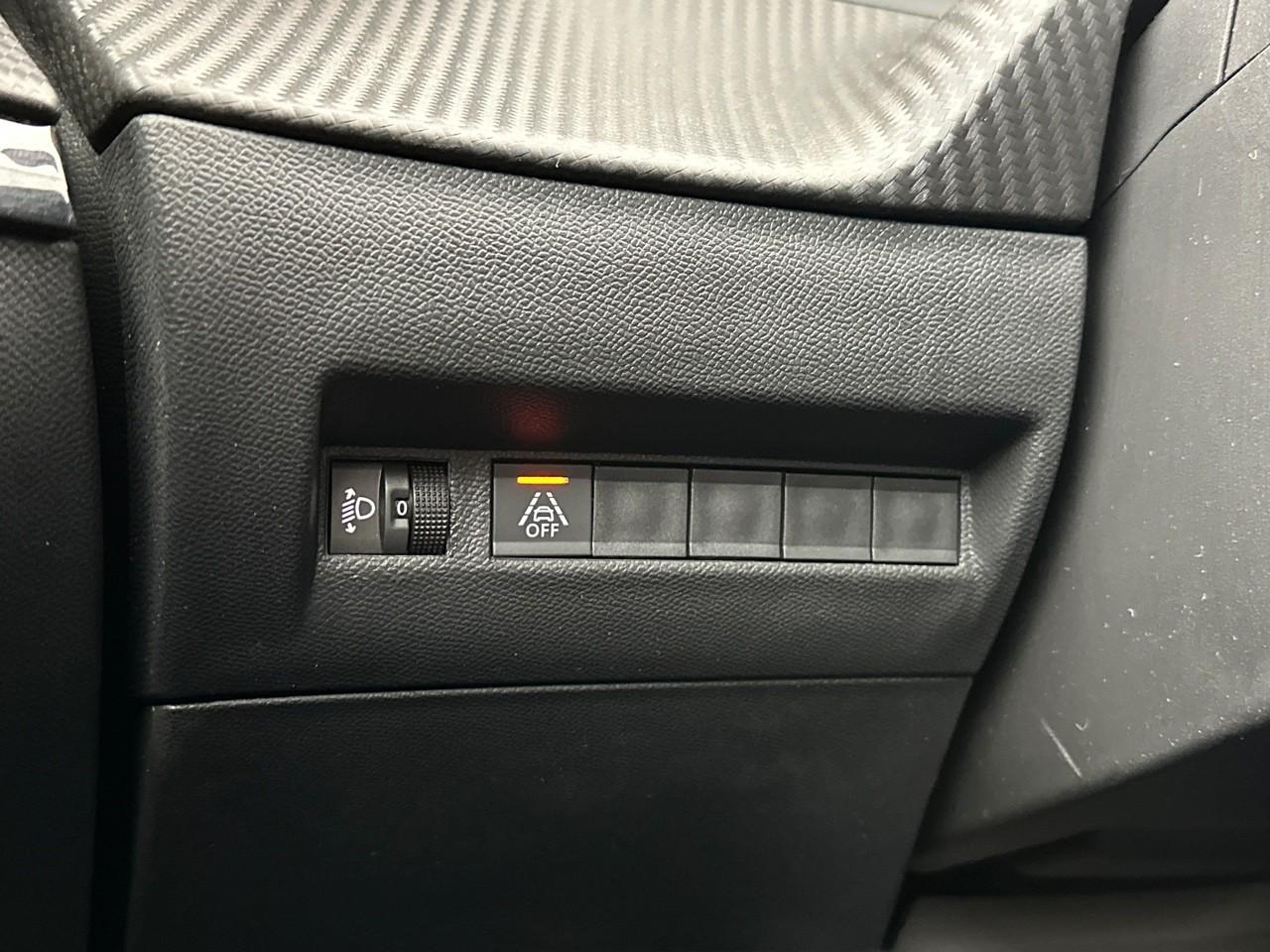 Peugeot 208 puretech 75 s&s bvm5 style — photo 16