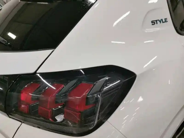 Peugeot 208 puretech 75 s&amp;s bvm5 — photo 27