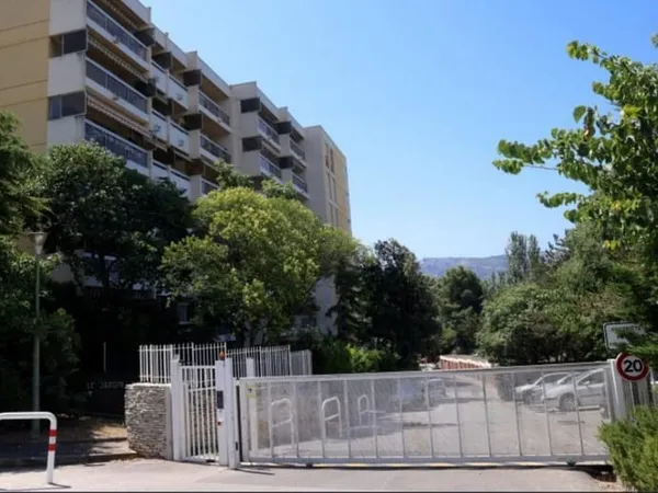 Appartement T3- Vue dégagée-commerces-13009-terrasse-