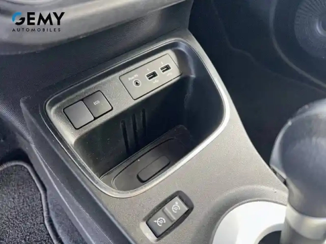 Renault Twingo iii e-tech — photo 28