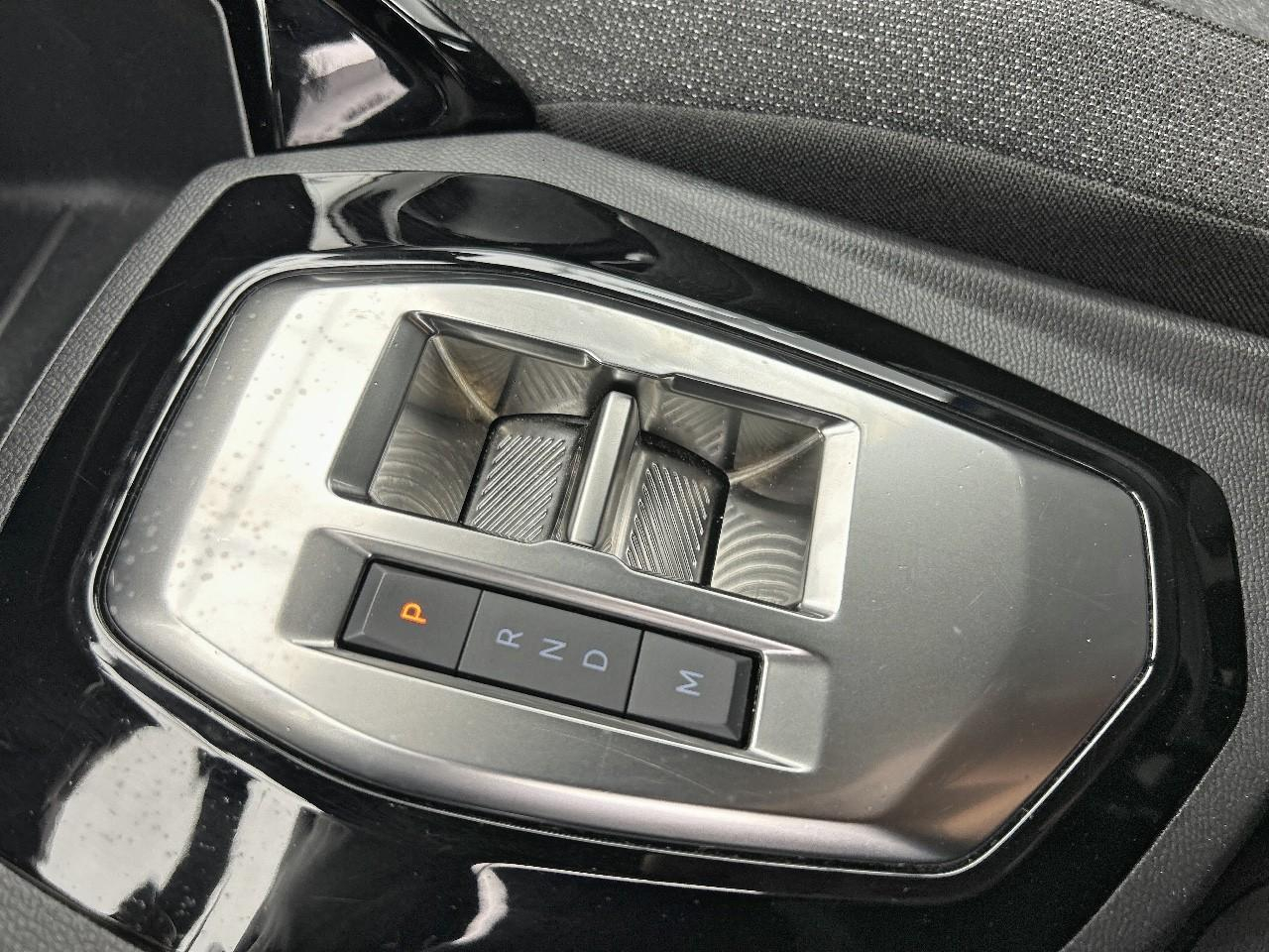 Peugeot 2008 hybrid 136 e-dcs6 style — photo 17