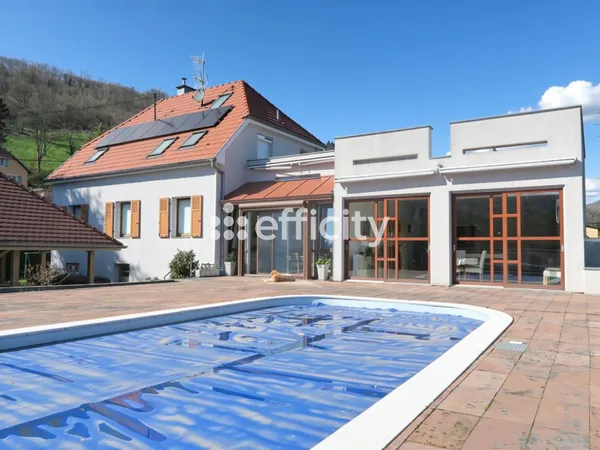 Maison 8 pièces 241 m²