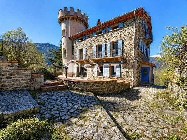 Mas d'exception de 495 m2 , 75 hectares de nature et charme absolu
