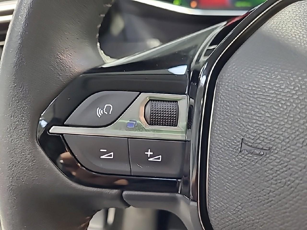 Peugeot 208 puretech 100 s&s bvm6 allure pack — photo 21