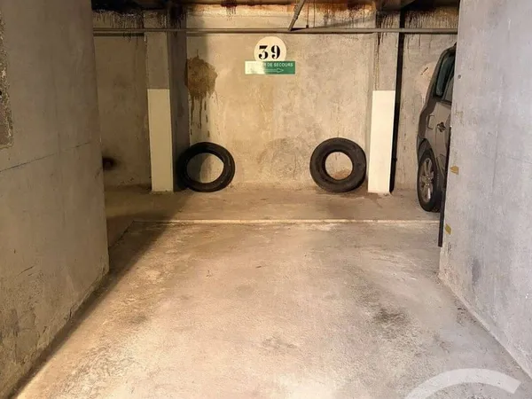 Parking 12 m²