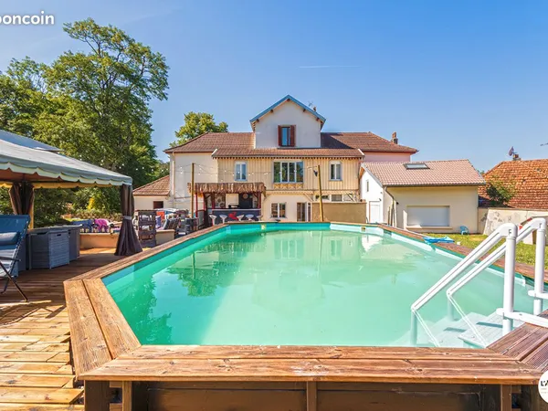 Maison 9 pièces 200 m²
