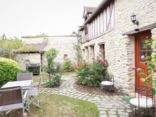 Maison 16 pièces 450 m²