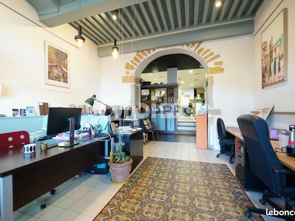 Bureau 106 m²