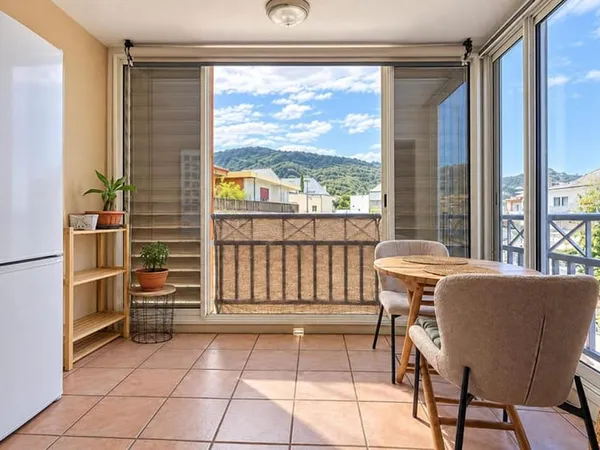 T2 SAINT DENIS (A PROXIMITE DU JARDIN DE L'ÉTAT) - Idéal investisseur