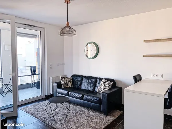 Nancy joli f2 meuble avec balcon
