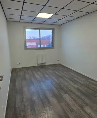 Bureaux 67 m² LISSES