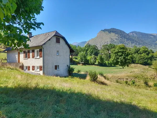Maison traditionnelle dans un cadre privilégié en vallée d'Ossau