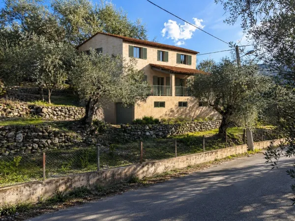 Terrain 1242 m²