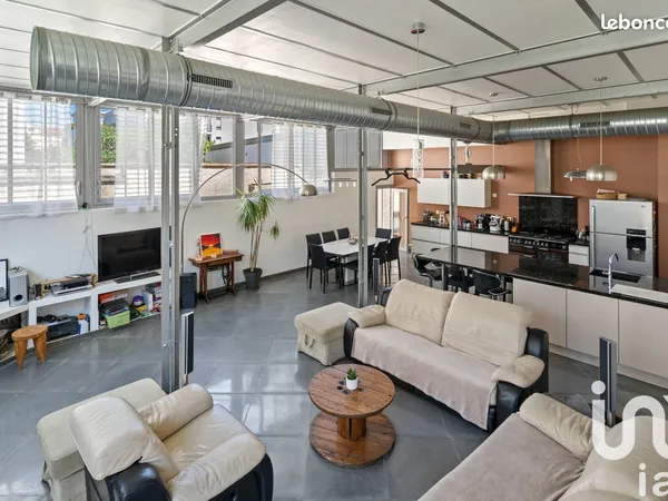 Maison familiale 5 pièces 223 m²