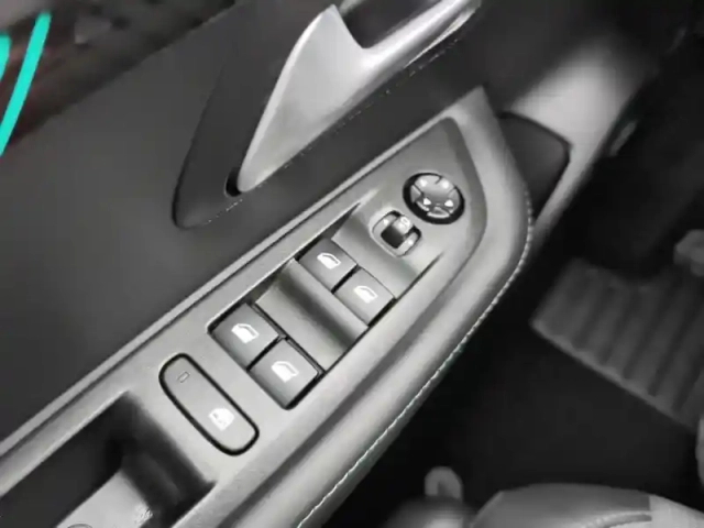 Peugeot 208 puretech 100 s&amp;s eat8 allure — photo 20