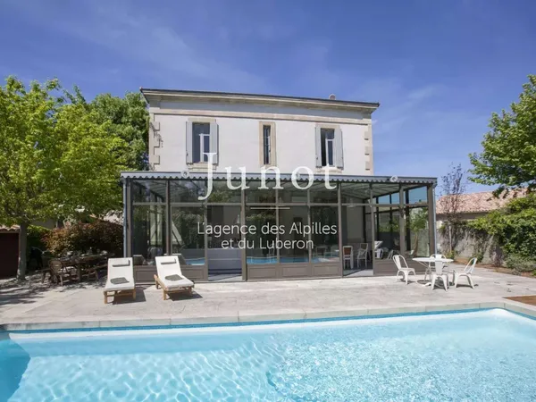 Maison 7 pièces 280 m²