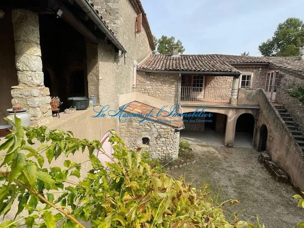Ferme 10 pièces 411 m²