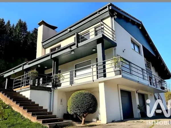 Maison 11 pièces 352 m²