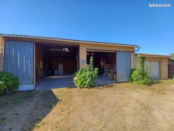 Local 107 m² Prigonrieux