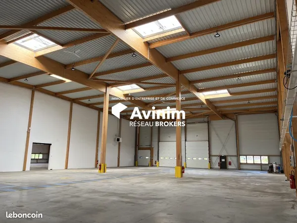 Local 3287 m² Brie-Comte-Robert