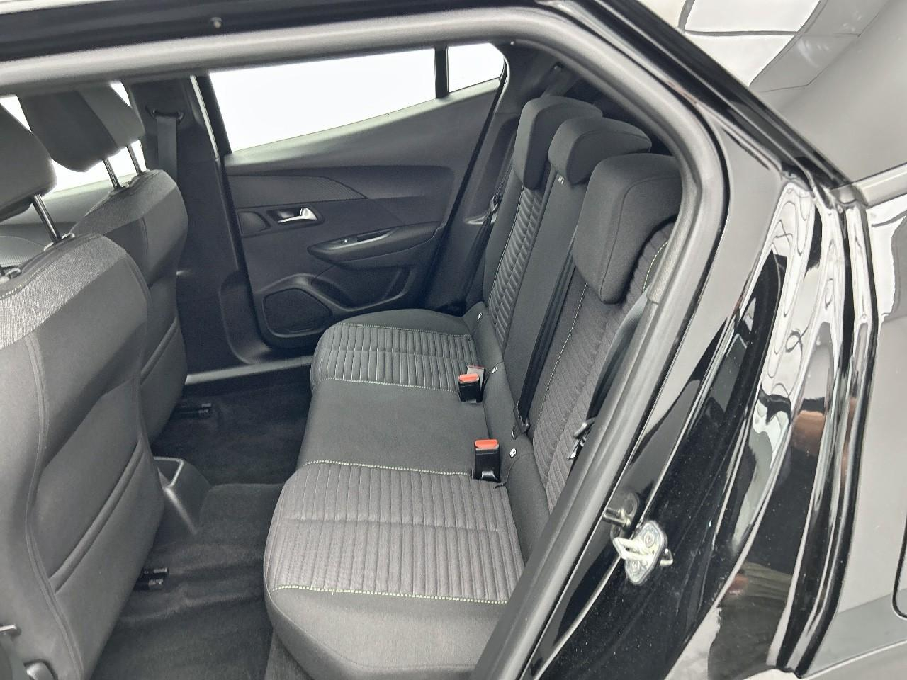 Peugeot 2008 hybrid 136 e-dcs6 active — photo 13