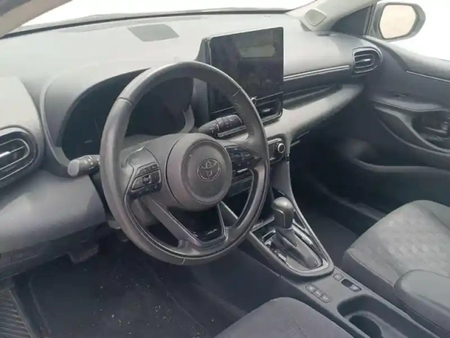 Toyota Yaris 116h design 5p my25 — photo 12
