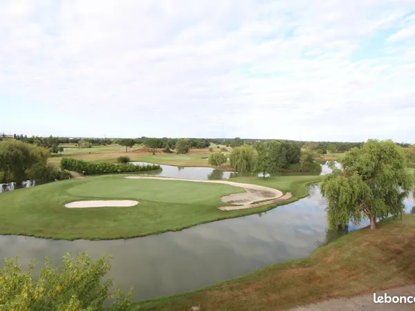 Appartement T4 94 m² VUE GOLF SEILH 2 PARKINGS ET CELLIER