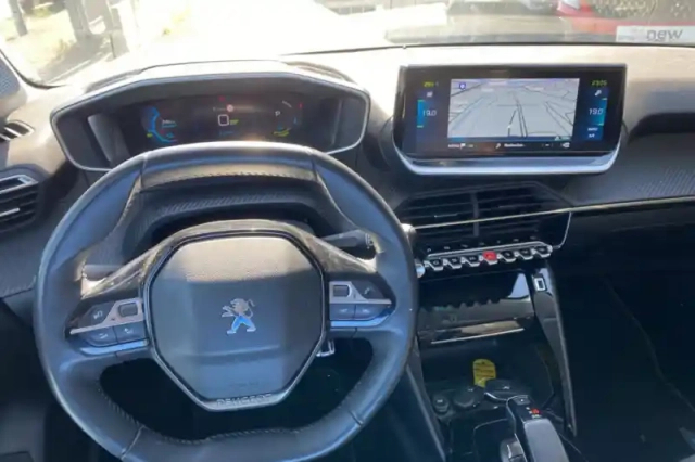 Peugeot 208 electrique 50 kwh 136ch — photo 14