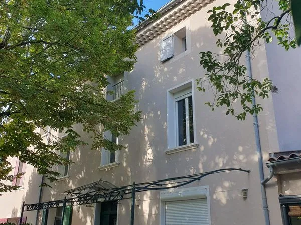 T3 de 47 m² dans belle maison ancienne restaurée avec parking