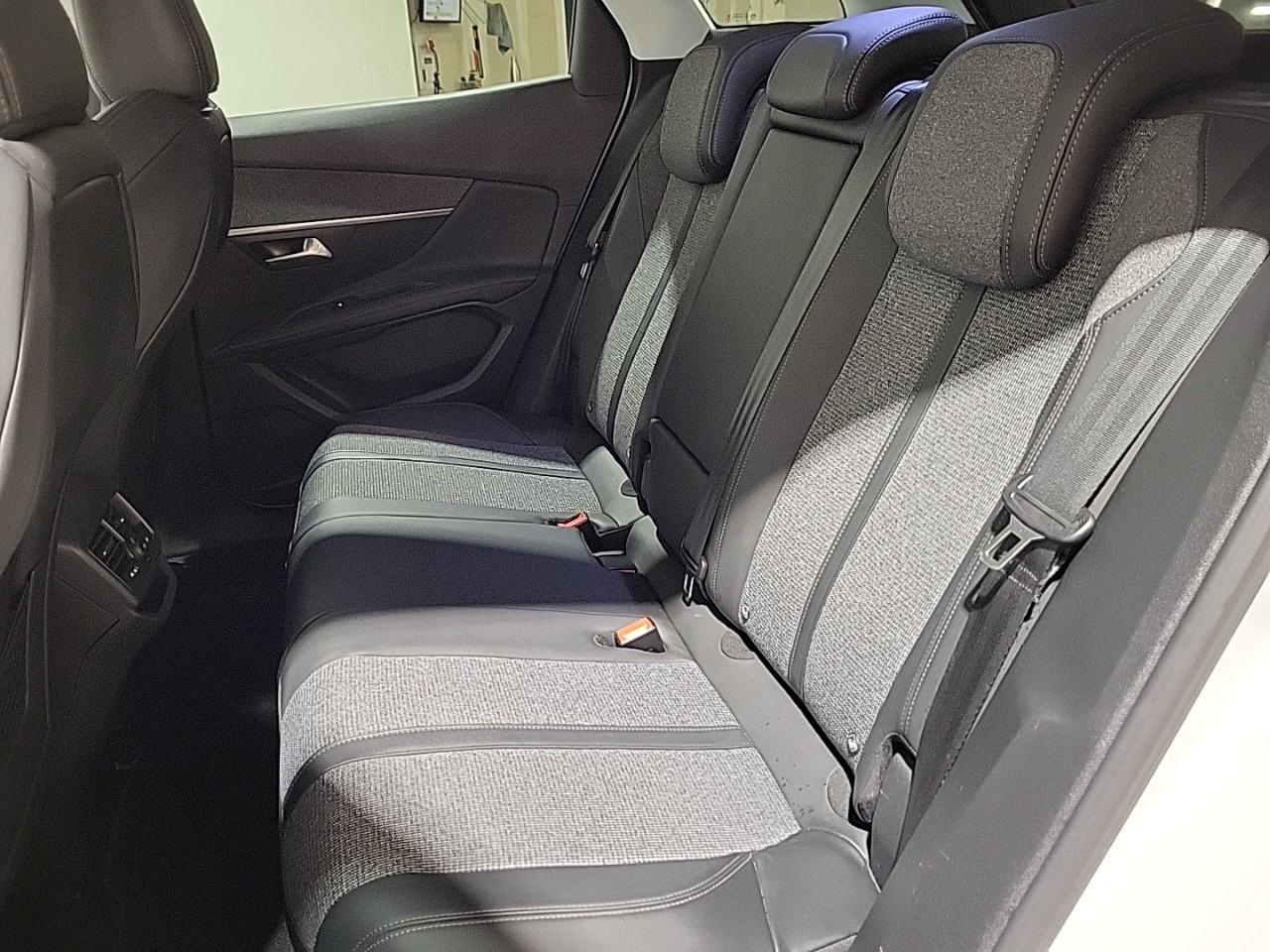 Peugeot 3008 puretech 130ch s&s eat8 allure — photo 13