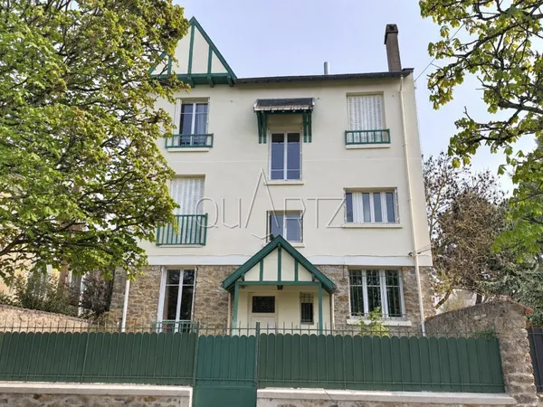 Maison 10 pièces 215 m²