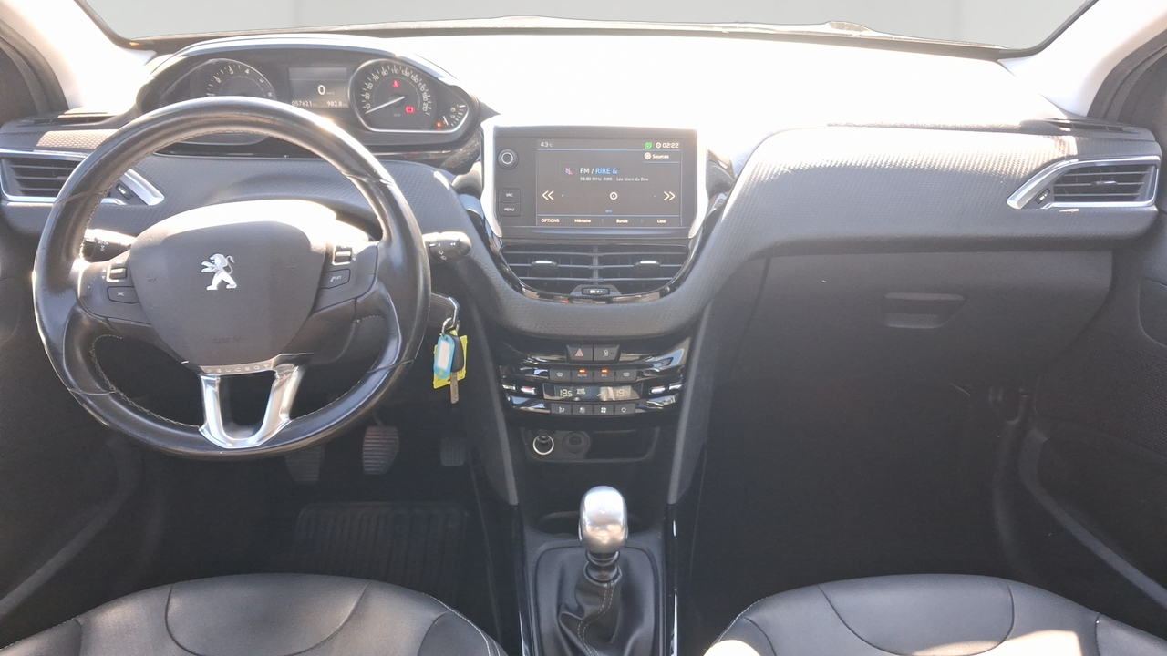 Peugeot 2008 PureTech 110ch S&amp;S BVM6 — photo 9