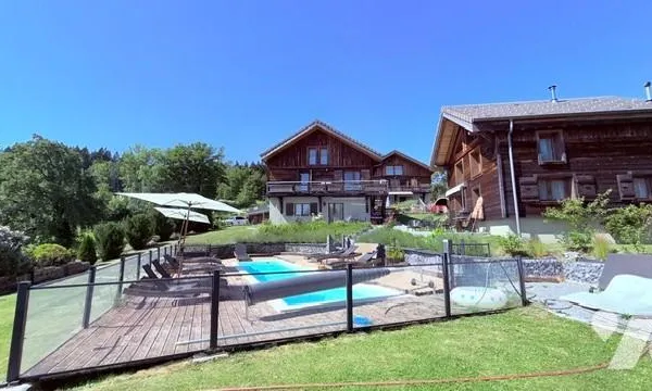 Maison 18 pièces 367 m²