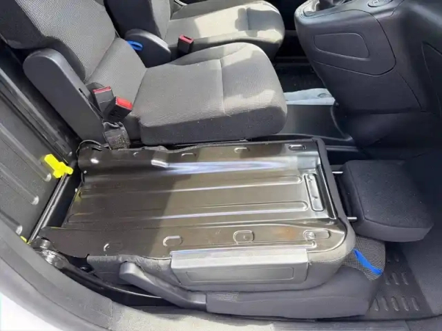 Peugeot Partner fourgon m 650 kg bluehdi 100 s&amp;s bvm6 — photo 27