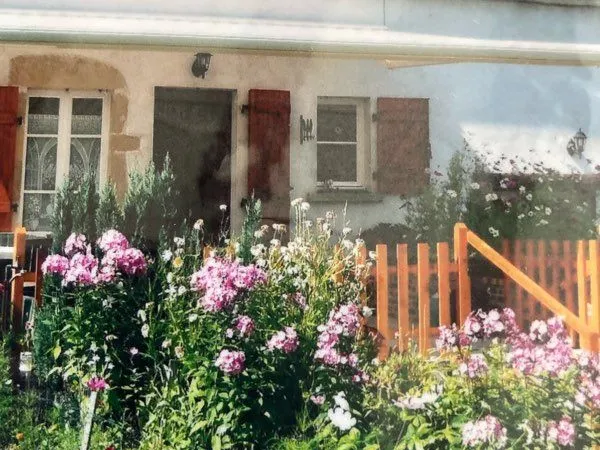 Maison de charme situé dans un endroit calme, reposant on l'ont peut se ressourcer et fuir le stress