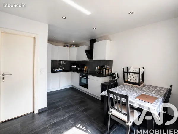Maison 2 pièces 61 m²