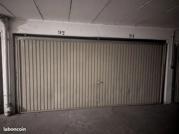Location box double proche de gare du Nord