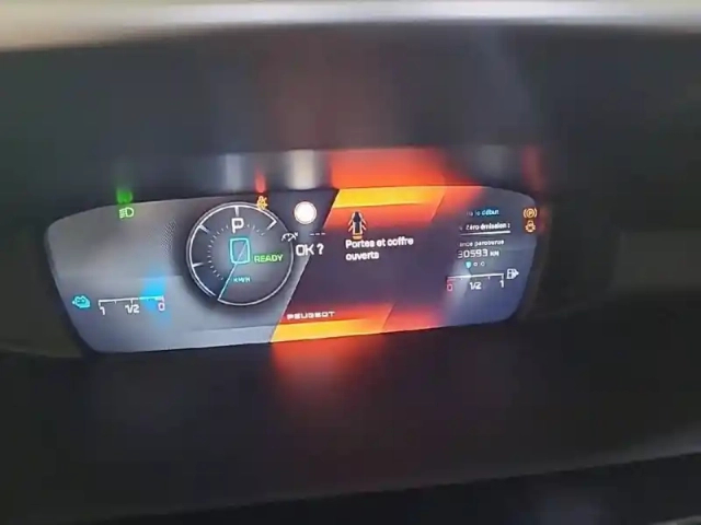 Peugeot 308 phev 180 e-eat8 — photo 30