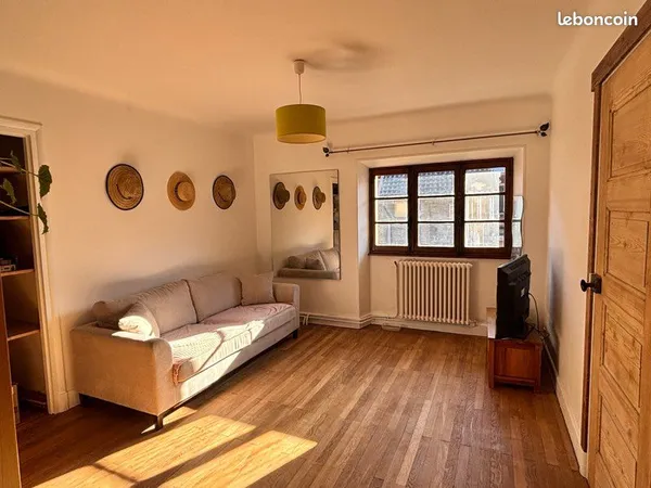 Apparemment spacieux 102m2 centre ville Faverges