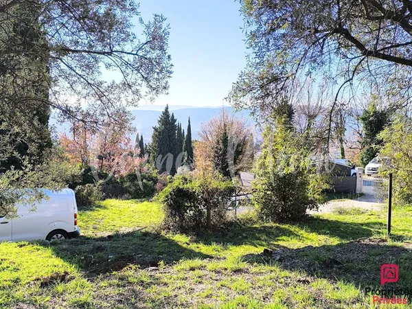 Exclusivité : terrain à bâtir de 1 000 m² à Draguignan