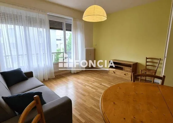 Appartement 2 pièces 64 m²