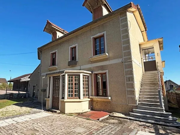Maison 8 pièces 176 m²