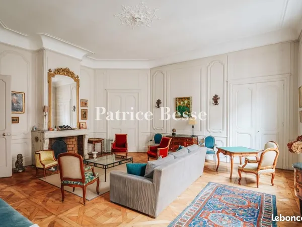Appartement 7 pièces 275 m²