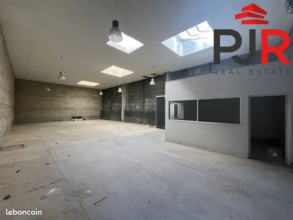 Local 210 m² Laxou