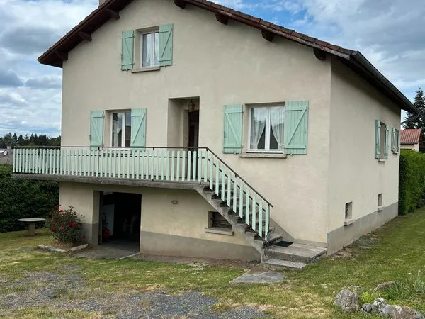 Maison 5 pièces - 130 m² - terrain arboré