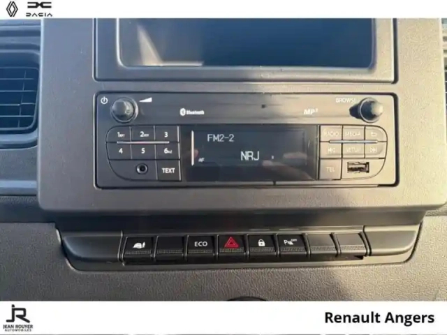 Renault Master fg f3500 l2h2 2.3 blue dci 135ch confort - 19600? ht — photo 9
